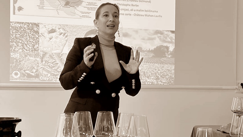 Manuela Plohl1