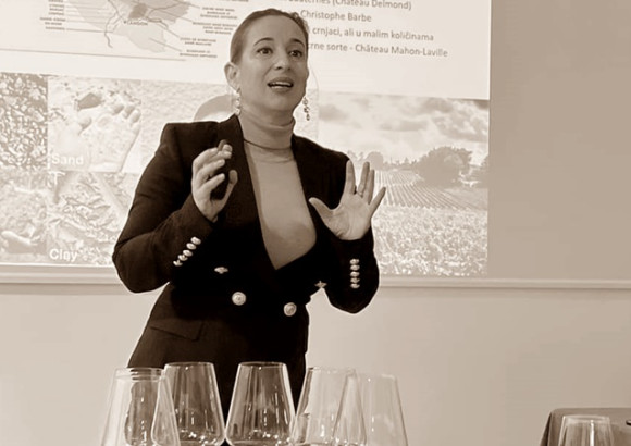 Manuela Plohl1